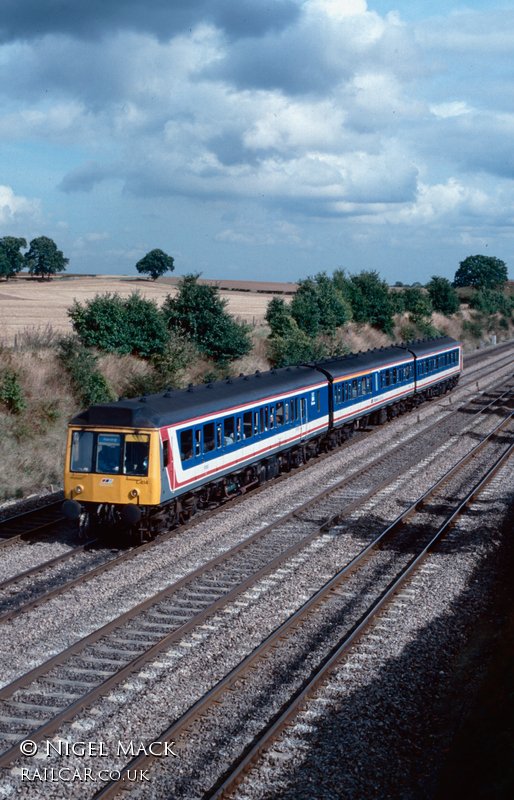 Class 117 DMU at Ruscombe