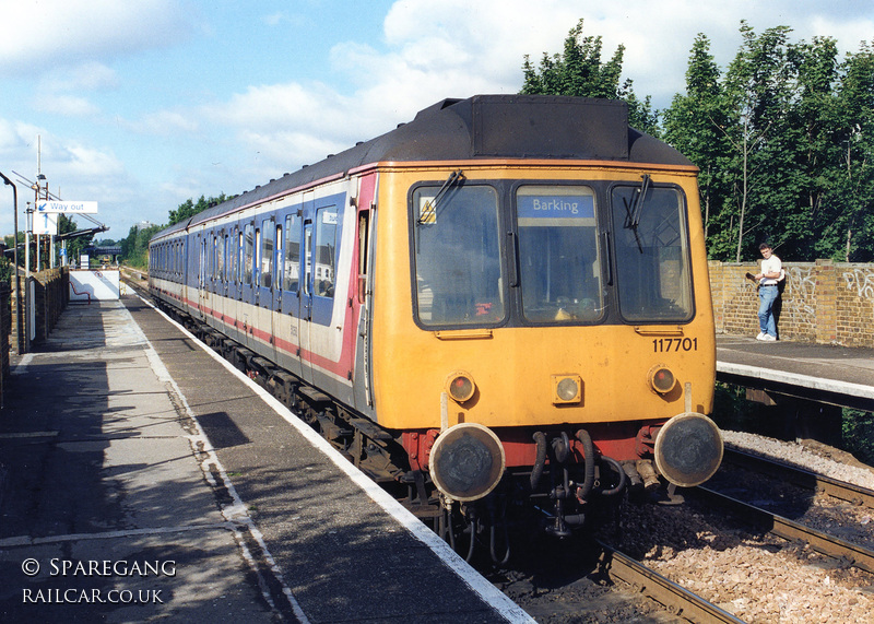 Class 117 DMU at Harringay Green Lanes