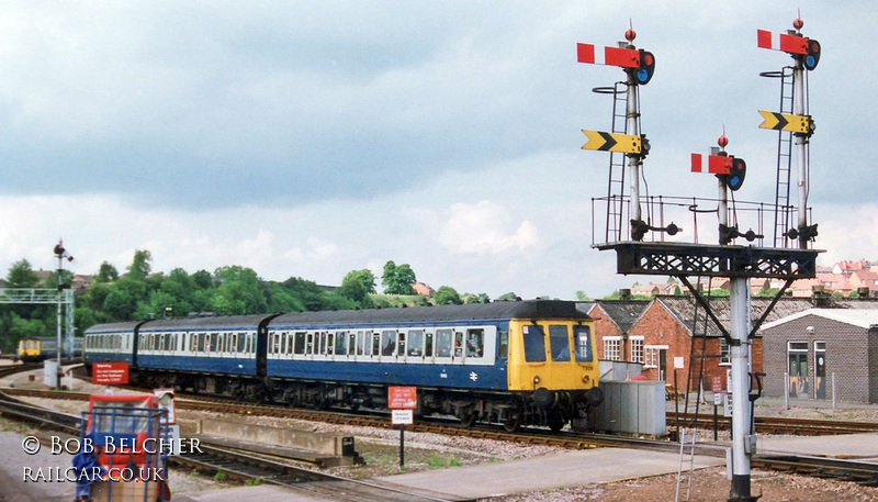 Class 117 DMU at Worcester Shrub Hill