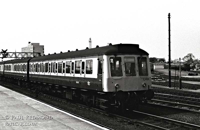 Class 117 DMU at Gloucester