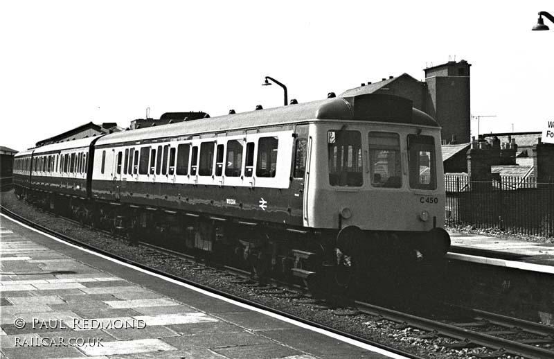 Class 117 DMU at Worcester (Foregate Street)