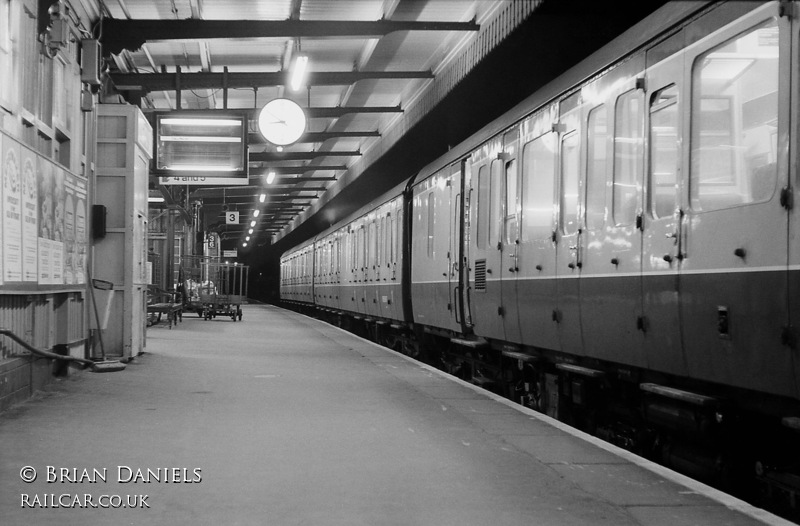 Class 117 DMU at Didcot