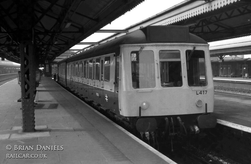 Class 117 DMU at Reading