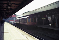 Class 118 DMU at Cardiff Central