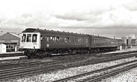 Class 118 DMU at Swindon (Junction)
