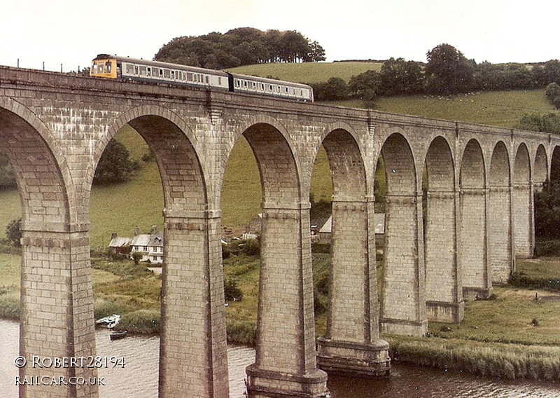 Class 118 DMU at Calstock