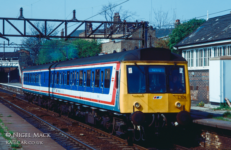 Class 118 DMU at Woodgrange Park