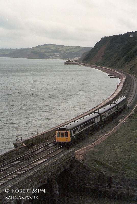 Class 118 DMU at Parsons Tunnel