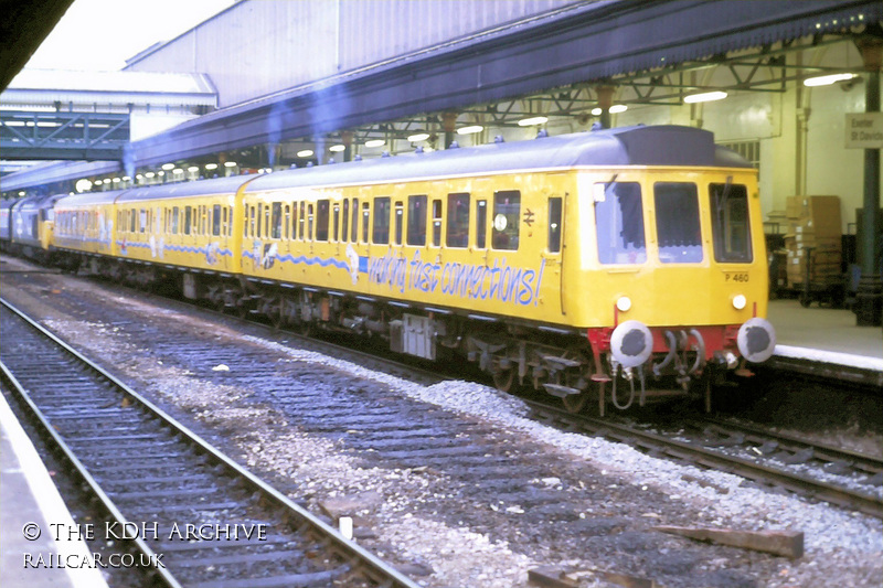 Class 118 DMU at Exeter St Davids