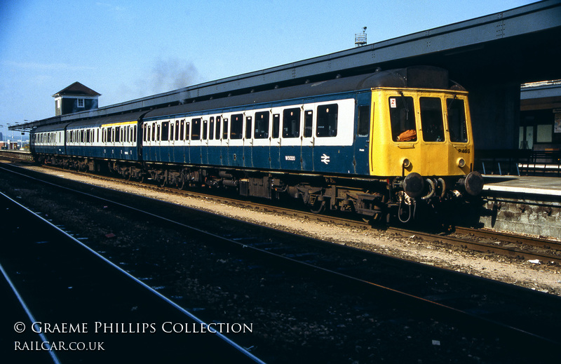 Class 118 DMU at Plymouth