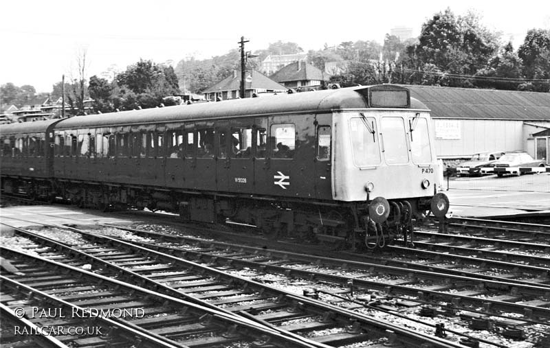 Class 118 DMU at Exeter St Davids