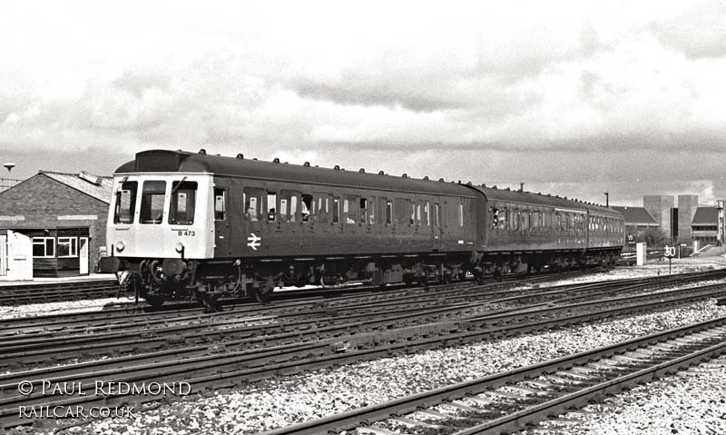 Class 118 DMU at Swindon (Junction)