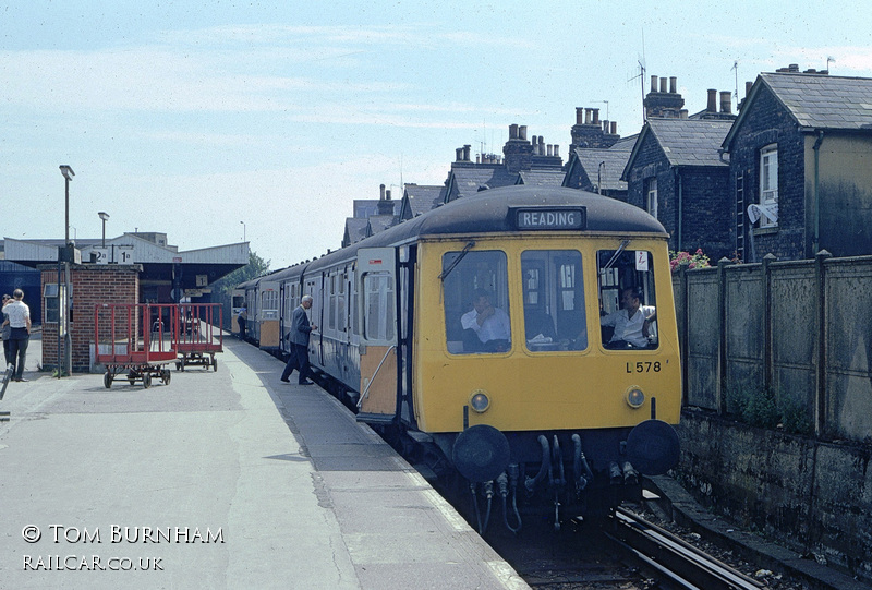 Class 119 DMU at Tonbridge