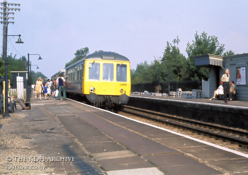 Class 119 DMU at Kintbury