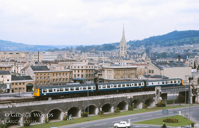 Class 119 DMU at Bath Spa