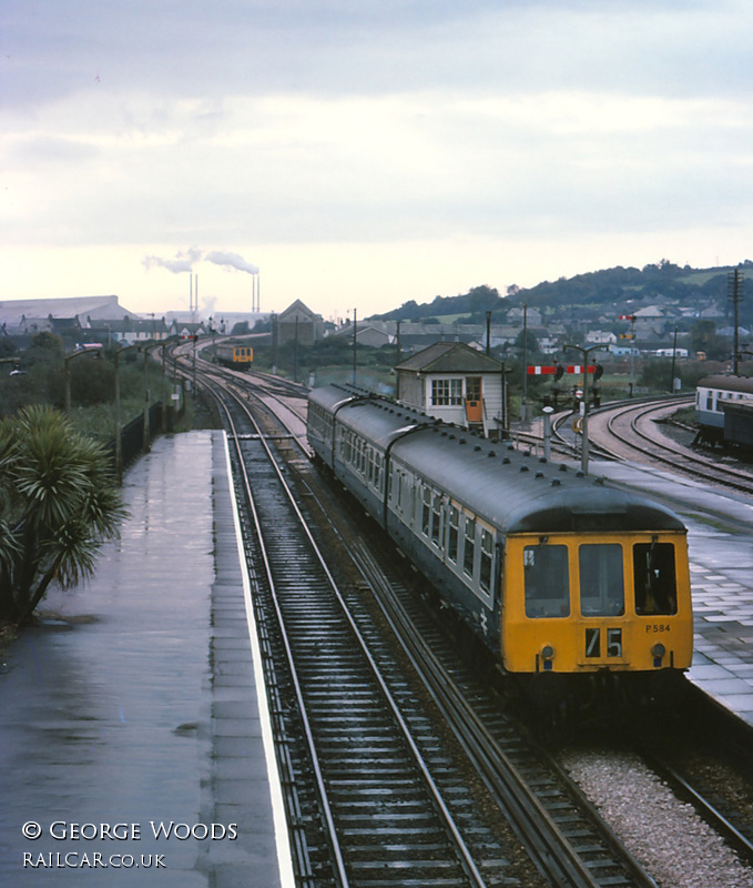 Class 119 DMU at Par