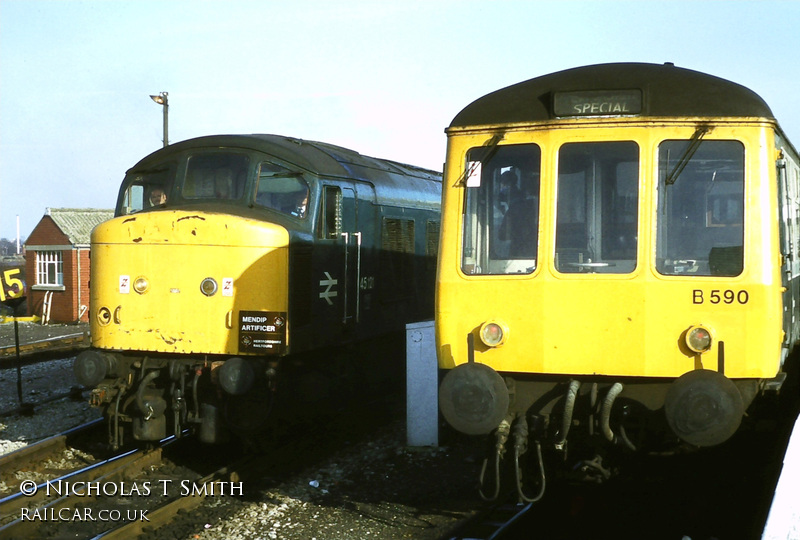 Class 119 DMU at Swindon