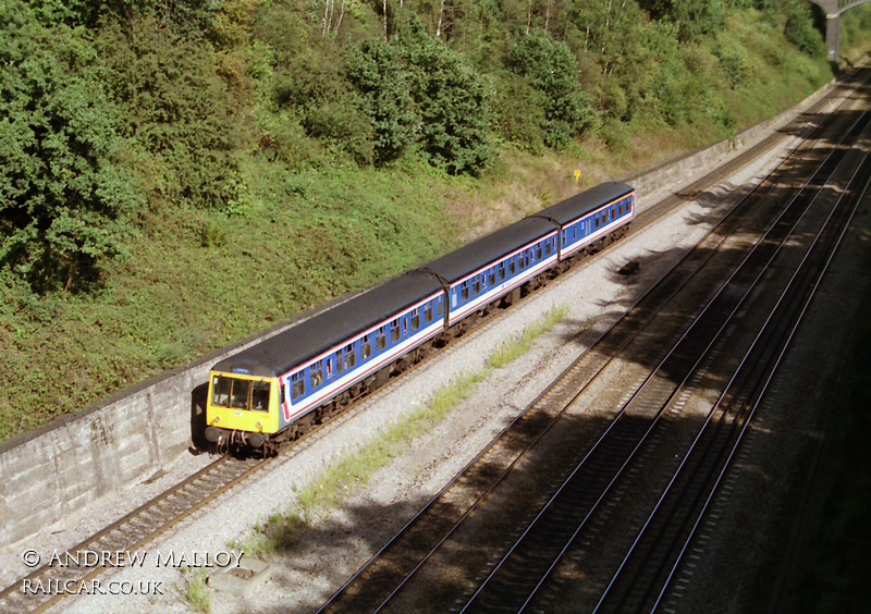 Class 119 DMU at Sonning Cutting