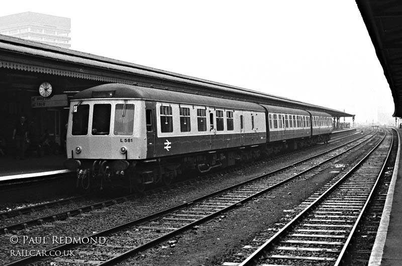 Class 119 DMU at Reading