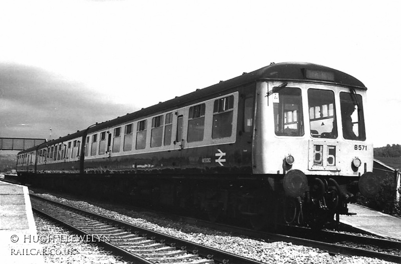 Class 119 DMU at Nailsea and Backwell