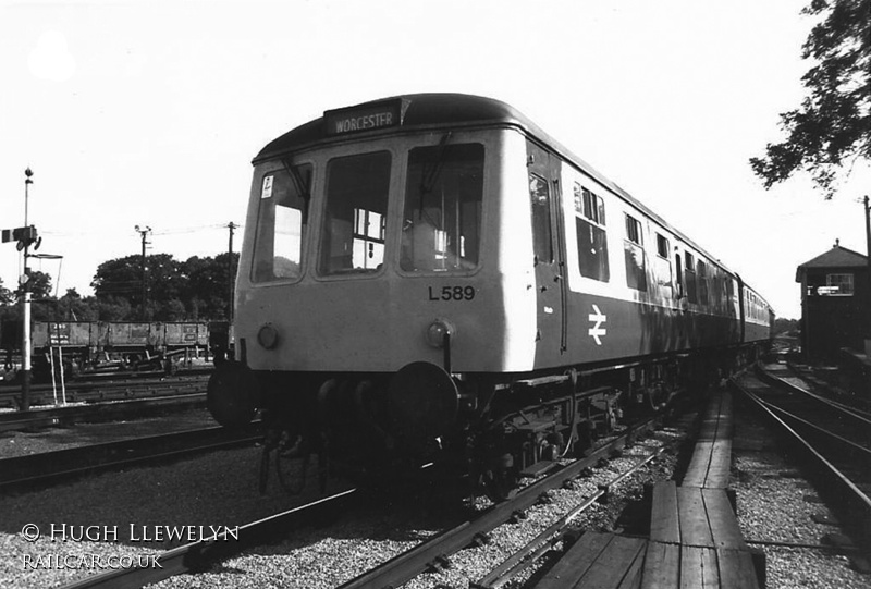 Class 119 DMU at Worcester Shrub Hill