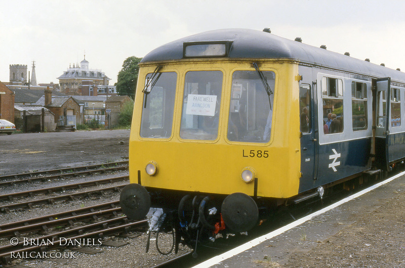 Class 119 DMU at Abingdon