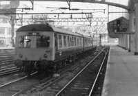 Class 120 DMU at Glasgow Central