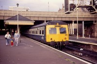 Class 120 DMU at Edinburgh Waverley