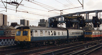 Class 120 DMU at Glasgow Central