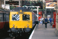 Class 120 DMU at Glasgow Central