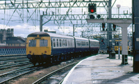 Class 120 DMU at Glasgow Central