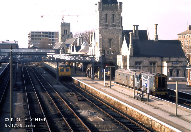 Class 120 DMU at Lincoln Central