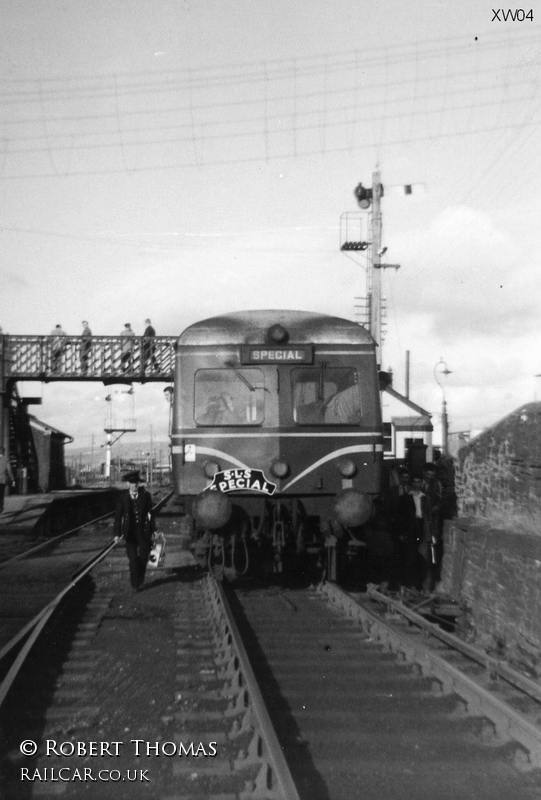 Class 120 DMU at Upper Bank