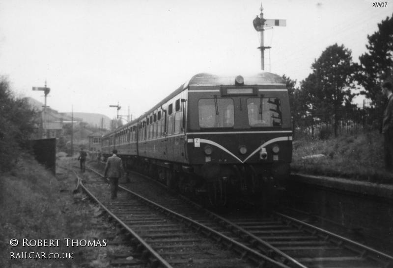 Class 120 DMU at Garnant