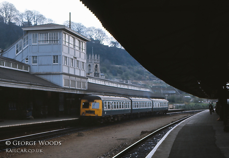 Class 120 DMU at Bath Spa