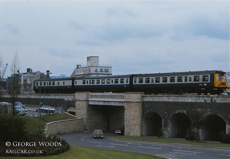 Class 120 DMU at Bath Spa