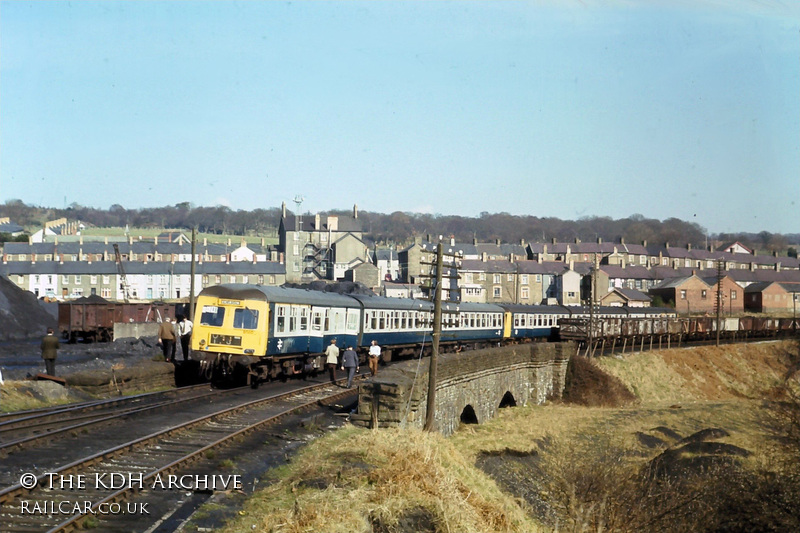 Class 120 DMU at Ocean and Taff Merthyr Colliery