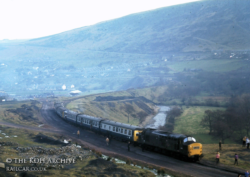 Class 120 DMU at McLaren Colliery