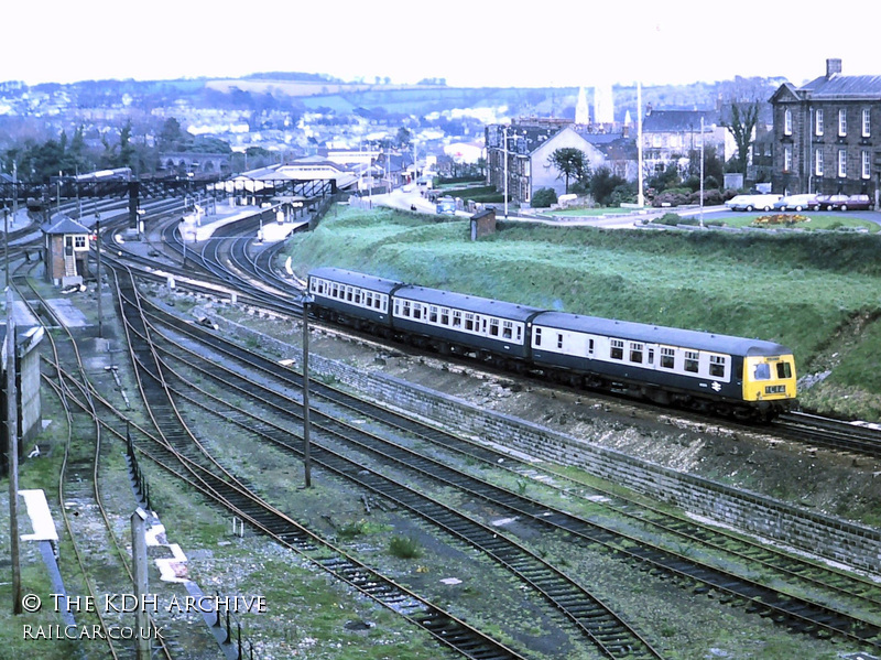 Class 120 DMU at Truro