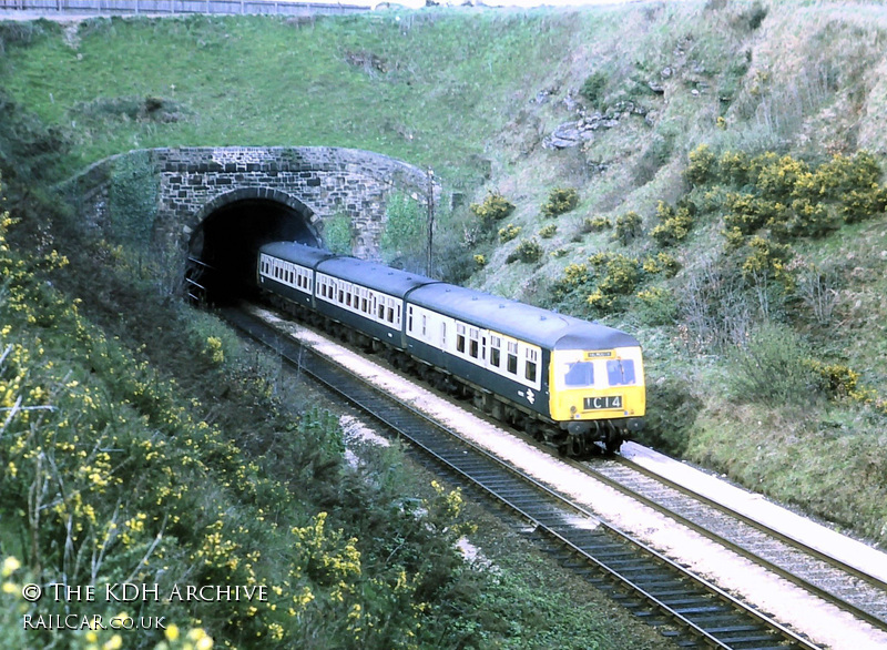 Class 120 DMU at Truro