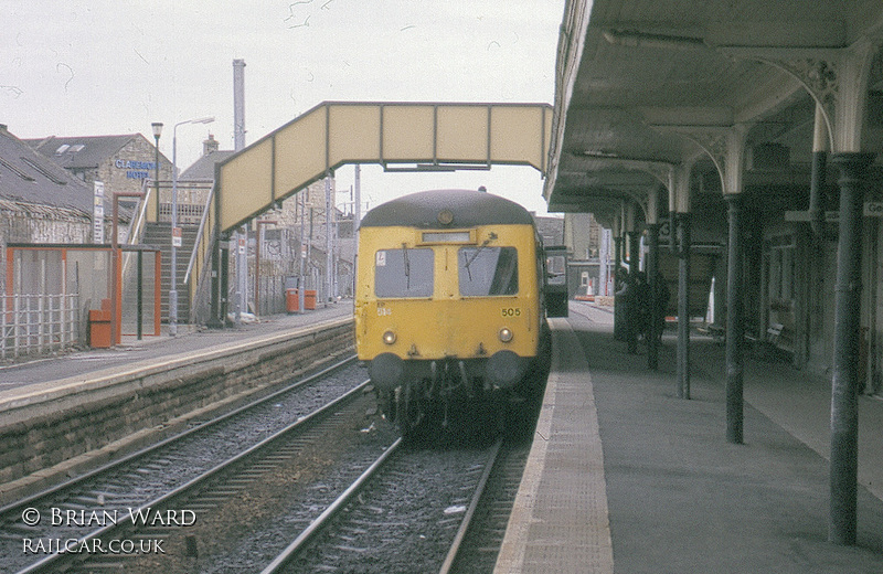 Class 120 DMU at Kilwinning