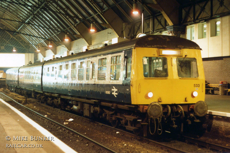 Class 120 DMU at Glasgow Queen Street