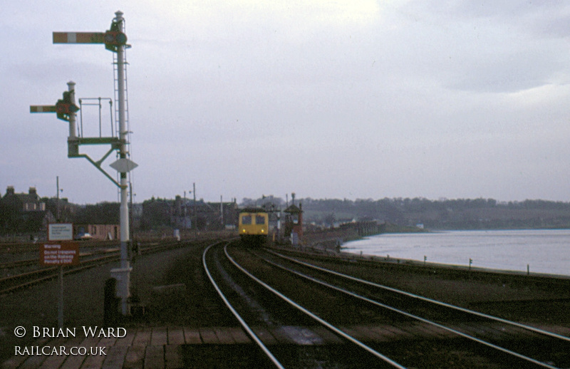 Class 120 DMU at Montrose