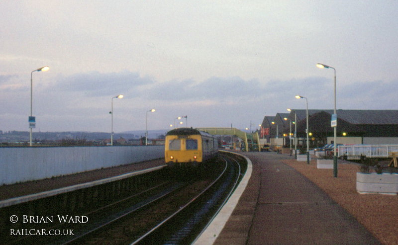 Class 120 DMU at Montrose