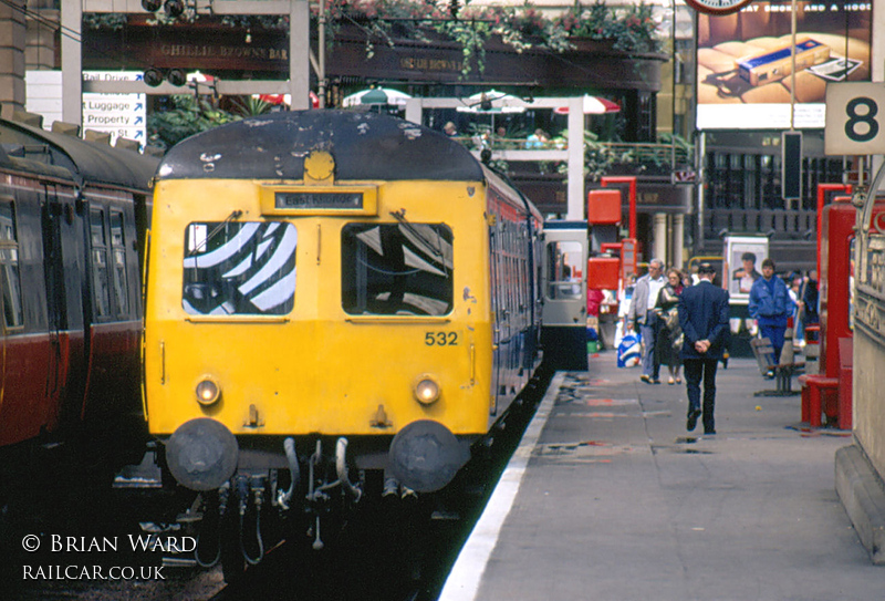 Class 120 DMU at Glasgow Central