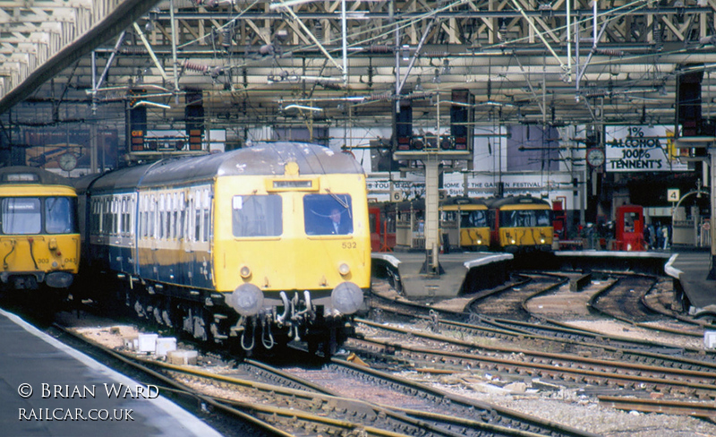 Class 120 DMU at Glasgow Central