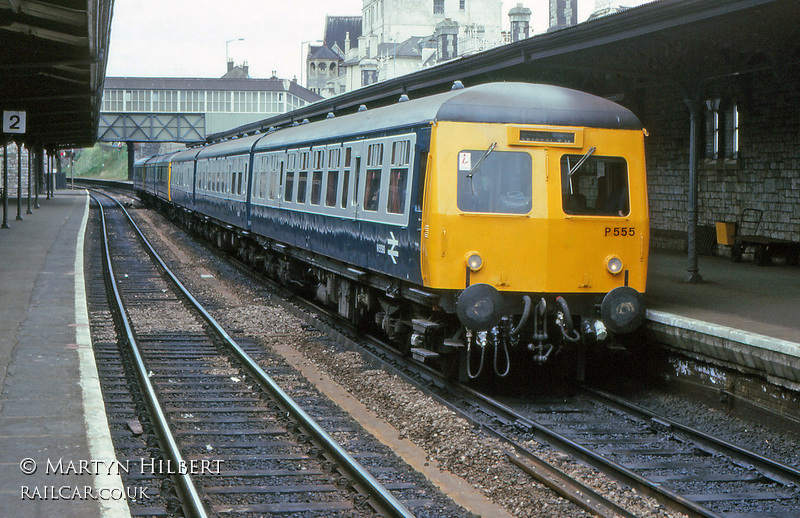 Class 120 DMU at Teignmouth