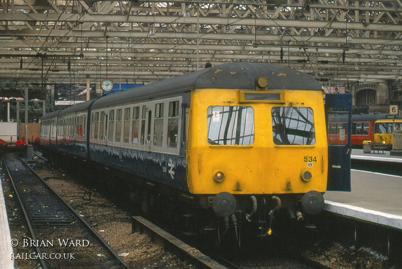 Class 120 DMU at Glasgow Central