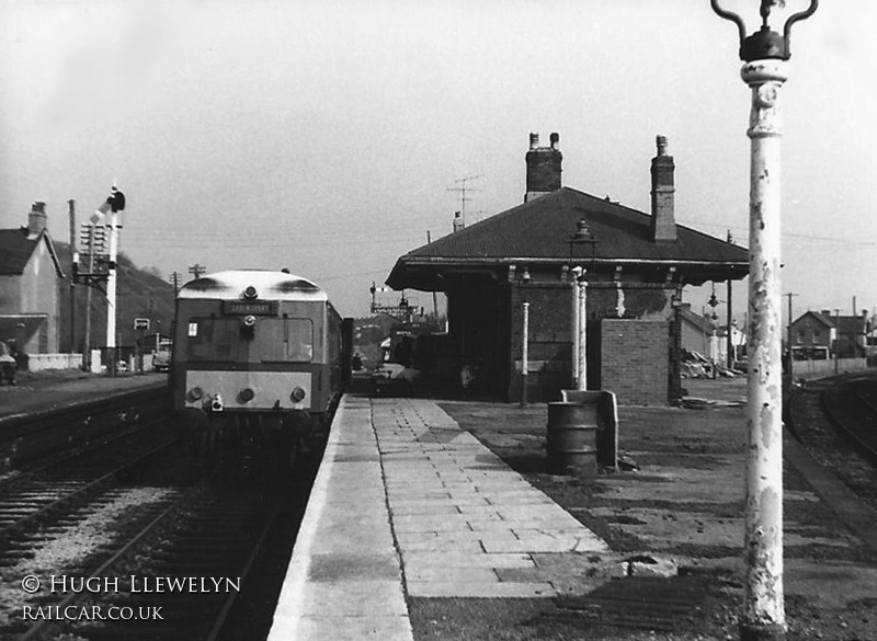 Class 120 DMU at Pantyffynon