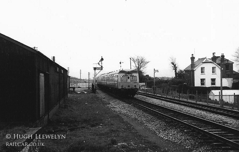 Class 120 DMU at Kidwelly